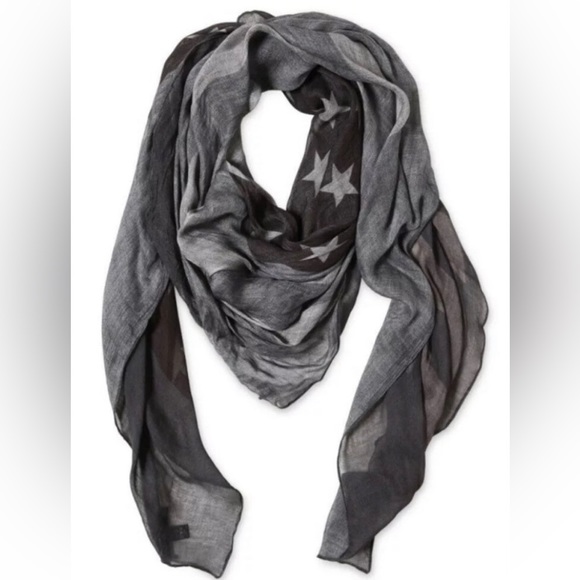 John Varvatos Stars and Stripes American Flag scarf. - Picture 2 of 9